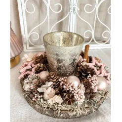 kleines Adventsgesteck mit Windlicht Glas in rosa mit Trockenblumen