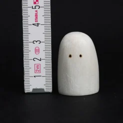 Kleines Gespenst aus Holz #1