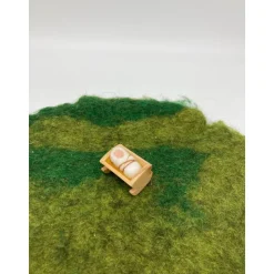 Kleines Jesuskind in der Krippe, Filzkrippe, Krippenfiguren aus Wollfilz