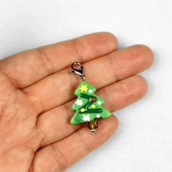 Kleines Weihnachtsgeschenk – Glas Tannenbaum Anhänger mit Karabiner auf Karte