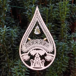 Klöppelbild Handgeklöppeltes Fensterbild mit Motiv Pyramide