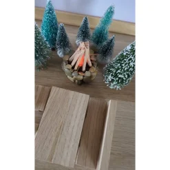 Klötzchen Möbelset Miniatur – Bank, Stuhl, Tisch & Lagerfeuer für Wichtelhaus, Puppenhaus & Miniaturen