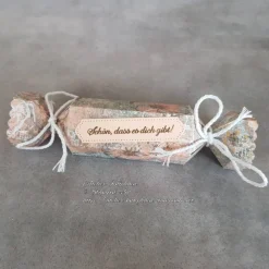 Knallbonbon-Schachtel ~ Text: Schön, dass es dich gibt! ~ ca. 13 x 3 cm (befüllbar: ca. 8x3cm)