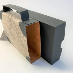 Koffer aus Karton – Handgemachte Geschenkverpackung für Urlaub, Reisegutschein oder Geldgeschenk (15x11x3,5cm)