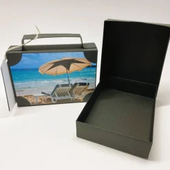Koffer aus Karton – Handgemachte Geschenkverpackung für Urlaub, Reisegutschein oder Geldgeschenk (15x11x3,5cm)
