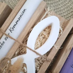 Kommunion Kommunionsgeschenk Fisch Variante 1 Kerzenhalter rund Geschenkset für Jungen und Mädchen Kommunionskerze Kerze