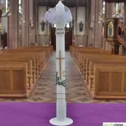 Kommunionkerze Efeuranke grün mit Kreuz und Kelch, weiß, schlank, handverziert, Kommunionkerze mit Namen und Datum für