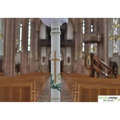 Kommunionkerze Efeuranke grün mit Kreuz und Kelch, weiß, schlank, handverziert, Kommunionkerze mit Namen und Datum für