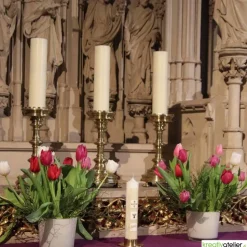 Kommunionkerze grün/gold mit Kreuz, Kelch und Wasser auf weißen Kacheln, handverziert, Kommunionkerze mit Namen und Datu
