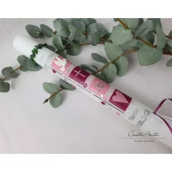 Kommunionkerze Quadrate in Beere-Rosa mit christlichen Symbolen