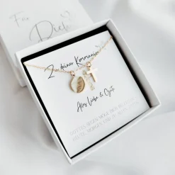 Kommunionsgeschenk Mädchen personalisiert, Halskette mit Gravur und Kreuz Anhänger aus Edelstahl