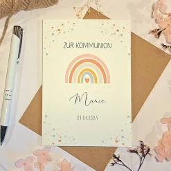 Kommunionskarte personalisiert für Jungen – Glückwunschkarte Erstkommunion mit Name & Datum – Regenbogen Design