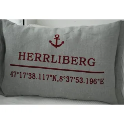 Koordinatenkissen mit Anker bestickt