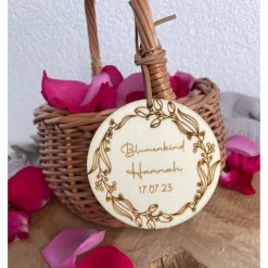 Korb für Blumenmädchen mit personalisiertem Anhänger / Kinderkorb für Blumenkind zur Hochzeit / Streublumen Korb Heirat