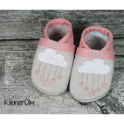 Krabbelpuschen aus Leder mit Wolke Herzen und Namen ab Gr. 18/19 - Lederpuschen Taufe