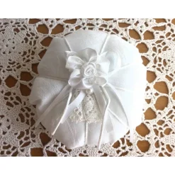 Kürbis Stoffkürbis Dekokürbis in weiß mit Satinrose genäht von Hobbyhaus