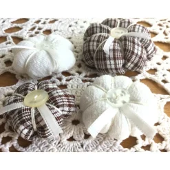 Kürbisse Stoffkürbisse Dekokürbisse 4er Set genäht in braun-beige-Caro und Creme