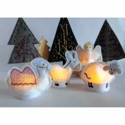Krippenfiguren Heilige Familie Weihnachtsdeko X-Mas bestickte LED-Teelichtcover weißer Filz weihnachtliche Dekoration