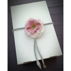 KUNSTBLUME mit Stil, Naturmaterial Wolle, für viele Dekorationsideen, Handmade