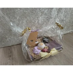 Lavendel & Vanille Geschenkset – Handgemachte Lavendelseife, Badesalz, Vanille-Badekugel, Kerze, Abschminktücher