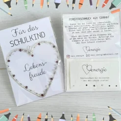 Lebensfreude für das Schulkind | Fensterdeko mit Granat | Geschenke zur Einschulung | Glücksbringer Schultüte