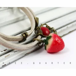 Lederarmband, Erdbeere, weiß, shabby chic, used look, creme, Leder, Armband, rot, antik bronze, romantisch, niedlich, Erdbeeren, Geschenk