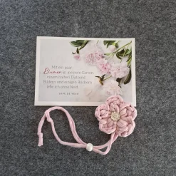 Lesezeichen Blume II aus Textilgarn gehäkelt