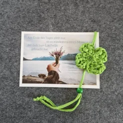 Lesezeichen Kleeblatt III aus Textilgarn gehäkelt