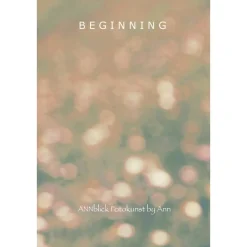 Lettering Poster mit dem Schriftzug "BEGINNING" auf glitzerndem Bokeh-Hintergrund in grün oder rosa, Größe 45 x 30 cm