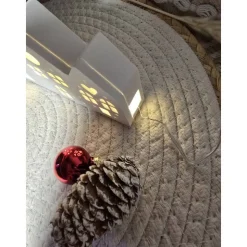Lichterhaus aus Raysin – Handgemachtes LED-Häuschen als moderne Winterdeko