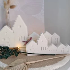 Lichthäuser weiß als Häuserleiste in 2 Größen Stadthäuser aus Raysin im Hygge Scandi Style Lichtthaus Dekohäuser