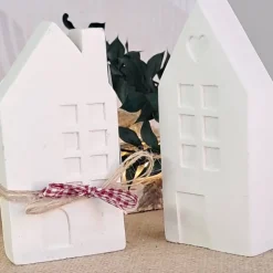 Lichthäuser weiß im 2er Set aus Raysin im Hygge Scandi Style Shabby Dekohäuser Ganz-Jahresdekoration