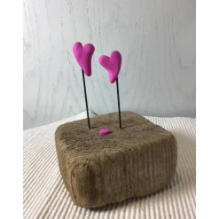 Liebe auf Treibholz, Herzen auf Schwemmholz, Liebe, Hochzeit, Valentinstag