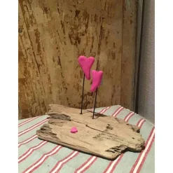 Liebe auf Treibholz, Herzen auf Schwemmholz, Liebe, Hochzeit, Valentinstag