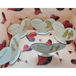 Liebesherzen aus Holz mit Lasergravur, auf Wunsch mit Namen personalisiert, auch zum Valentinstag/Muttertag