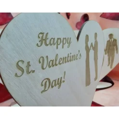 Liebesherzen aus Holz mit Lasergravur, auf Wunsch mit Namen personalisiert, auch zum Valentinstag/Muttertag