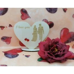 Liebesherzen aus Holz mit Lasergravur, auf Wunsch mit Namen personalisiert, auch zum Valentinstag/Muttertag