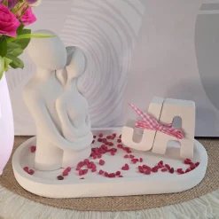 Liebespaar Brautpaar auf Tablett | Geschenk für Paare | Hochzeitsgeschenk | Scandi Style | moderne Raysin Deko weiß