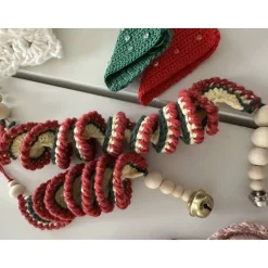 Liebevoll von Hand gehäkelte Deko