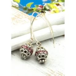 Lässige verspielte Ohrhänger aus Metall & Silberfarben in Rosa – Geschenkidee für Frauen