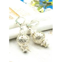 Lässige verspielte Ohrringe aus Metall & Silberfarben, Unikatschmuck – Geschenkidee für Frauen