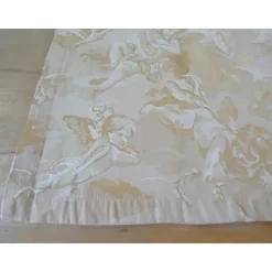 Läufer in goldenem Engel-Dekor. 140 x 45 cm