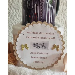 Lustiges Geschenk zur bestandenen Prüfung für Männer – Tasse mit witzigem Spruch & Handtuchtorte