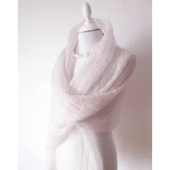 Luxus Stola für die Hochzeit aus Mohair und Seide in hellem Puderrosa, gestrickter Brautschal blush nude