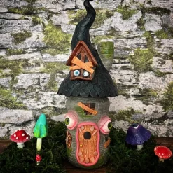 Magisch, verrücktes Monsterhaus, leuchtet mit LED-Teelicht im dunklen