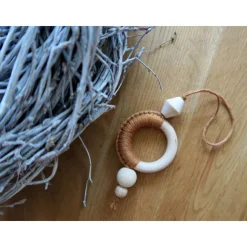 Makramee Weihnachtsschmuck - Weihnachtsbaum Anhänger (braun matt)