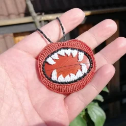 Makramee-Halskette "Vampir" mit rotem Jaspis, Halloween Collier