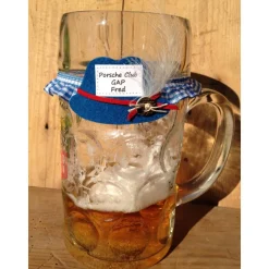 Maßkrug-Strumpfband, Maßkrug-Band, Krug-Band Markierungsband, Namensträger zünftig kariert Trachtenhut Wiesn-give-away