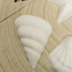 Maritime Schätze: Handgefertigte Muschel-Deko aus Raysin