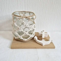 Maritimes Windlicht aus Makramee mit einem Anker